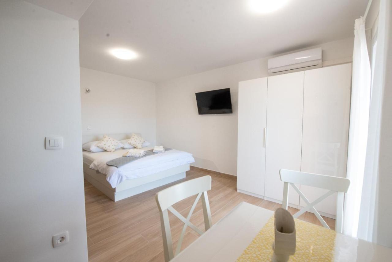 Charming Apartments Duce Omis Exterior photo